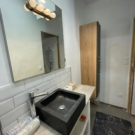 Logement 6 Personnes Centre De Nice/ Palais Des Expo/tram *